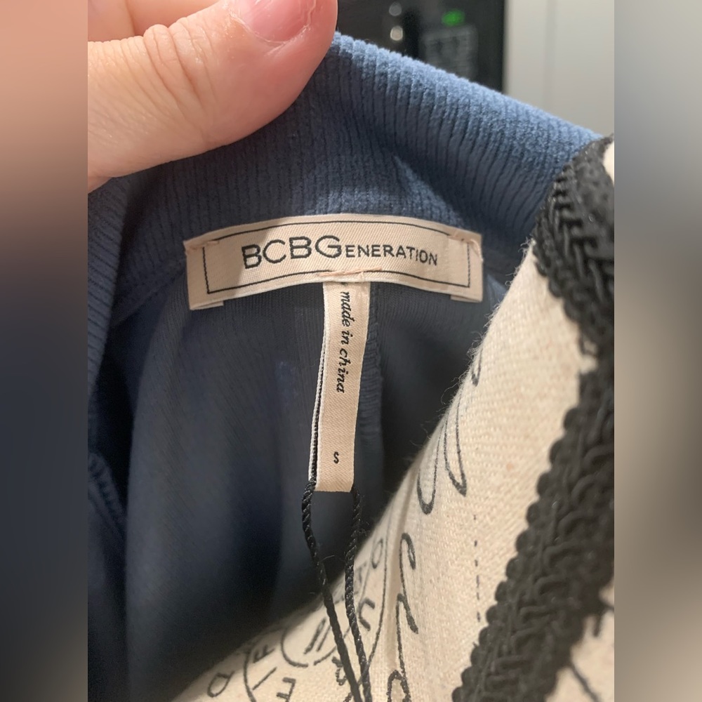 NWT BCBG Blue Ribbed Cropped Jacket🎄 - Picture 3 of 6